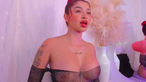 Snapshot of scarleett_jones chatting on November 27, 2025, 9:39 pm scarleett jones online show from November 27, 2025, 9:39 pm