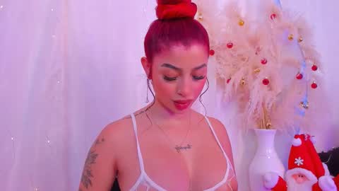 Snapshot of scarleett_jones chatting on December 14, 2025, 9:30 pm scarleett jones online show from December 14, 2025, 9:30 pm