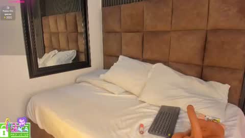 Snapshot of scarlet__love__ chatting on June 23, 2026, 11:52 am scarlet__love__ online show from June 23, 2026, 11:52 am