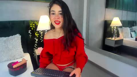 Scarelet online show from April 23, 2026, 5:26 pm