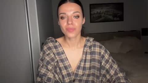 Snapshot of scarlet_daisy_ chatting on June 22, 2026, 7:49 am Sophie online show from June 22, 2026, 7:49 am