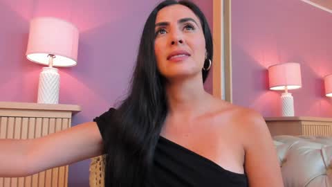 Scarlet Edwars online show from February 5, 2025, 12:06 pm