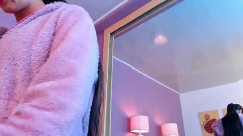 Scarlet Edwars online show from February 11, 2025, 12:05 pm