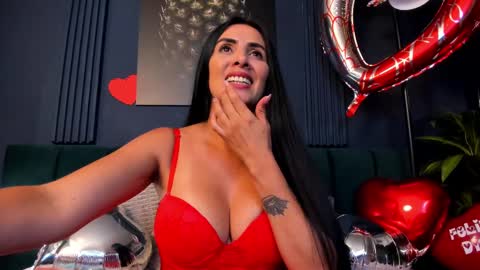 Scarlet Edwars online show from February 14, 2025, 10:47 pm