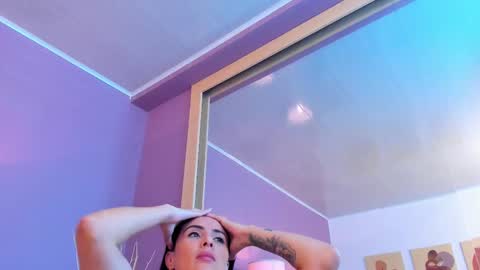 Scarlet Edwars online show from February 18, 2025, 3:10 pm