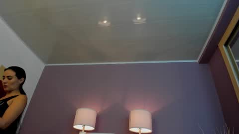 Scarlet Edwars online show from March 3, 2025, 6:12 pm