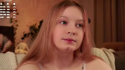 scarlet_fever10 online show from May 3, 2026, 4:24 pm