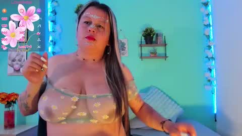 Scarlet  online show from October 13, 2025, 3:12 pm