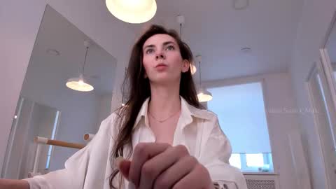 Scarlet online show from March 6, 2026, 9:06 am