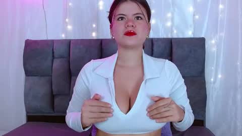 scarlet_sexy12 online show from April 22, 2026, 3:57 pm