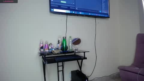 Snapshot of scarlet_tommy chatting on June 7, 2026, 6:11 pm scarlet_tommy online show from June 7, 2026, 6:11 pm