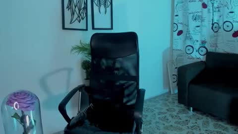 SCARLET online show from September 10, 2025, 2:44 am