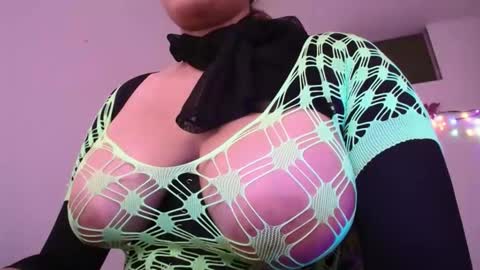 Snapshot of scarlet_whisper chatting on April 30, 2026, 9:41 pm scarlet whisper online show from April 30, 2026, 9:41 pm