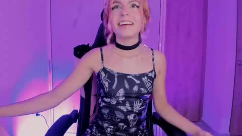 Snapshot of scarletblaze_ chatting on June 10, 2026, 2:12 am Scarlet online show from June 10, 2026, 2:12 am