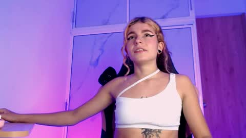 Snapshot of scarletblaze_ chatting on July 16, 2026, 2:28 am Scarlet online show from July 16, 2026, 2:28 am