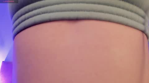 Scarlet  online show from December 20, 2025, 5:03 am