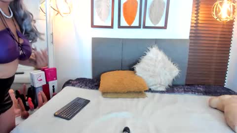 scarleth online show from November 15, 2025, 3:15 am