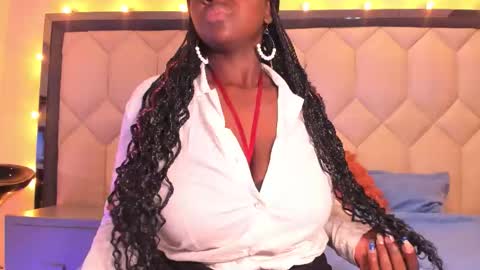 scarlethbigbug online show from October 18, 2025, 11:33 am