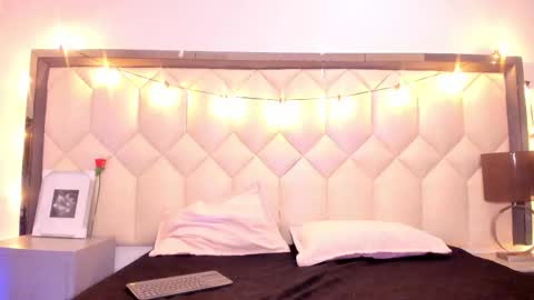 scarlethbigbug online show from February 26, 2026, 11:53 am