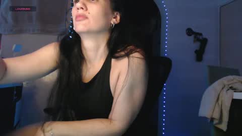 scarletmoons online show from April 22, 2026, 7:55 am