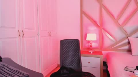 Scarlet online show from December 13, 2024, 2:38 pm