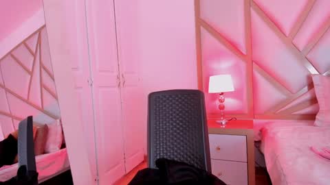 Scarlet online show from December 20, 2024, 2:49 pm