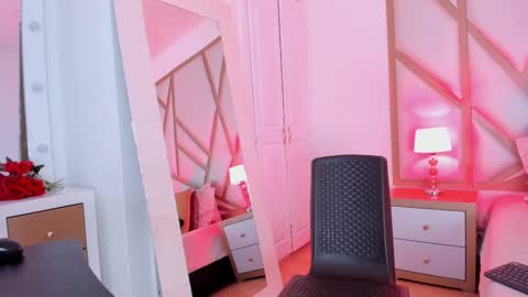 Scarlet online show from January 11, 2025, 3:09 pm