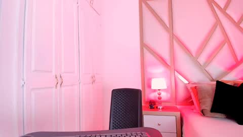 Scarlet online show from February 5, 2025, 11:55 am