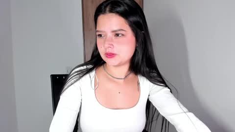 scarletrosee27 online show from January 31, 2025, 9:37 am