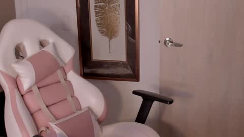 juli online show from December 4, 2024, 11:13 pm