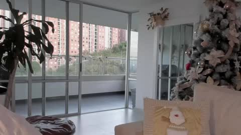 juli online show from January 13, 2025, 10:35 pm