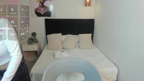 Scarlett online show from October 17, 2025, 1:35 pm