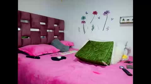 Scarlett online show from April 7, 2026, 1:39 am