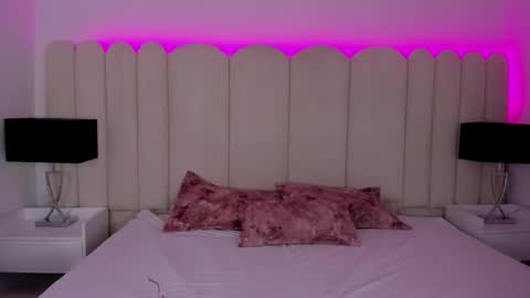 scarlett__noir online show from December 19, 2025, 7:10 pm