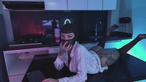 Scarlett Collins online show from December 22, 2024, 4:50 am