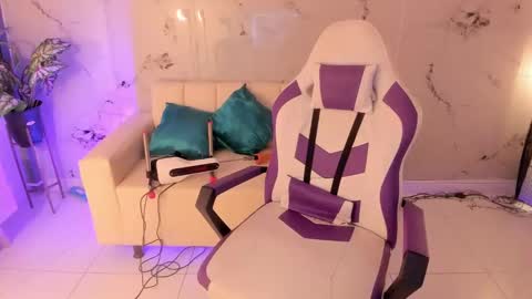 scarlett_enjoy1 online show from September 12, 2025, 1:55 pm