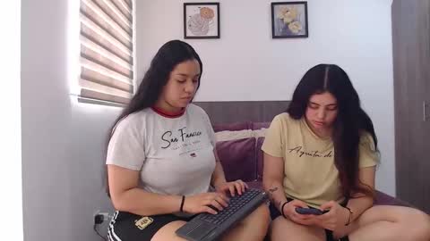Scarlett and Jazmin online show from February 11, 2026, 7:52 pm