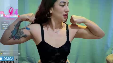 scarlett_fire5 online show from November 6, 2025, 4:19 pm