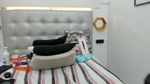 scarlett_fox20 online show from January 29, 2025, 5:56 pm