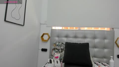 scarlett_fox20 online show from February 4, 2025, 2:43 pm