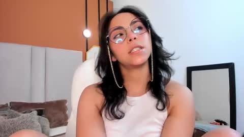 Scarllett online show from November 30, 2025, 5:00 am