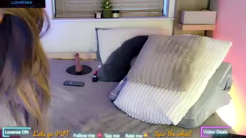 Scarlett Paisleyy online show from February 10, 2025, 2:05 pm