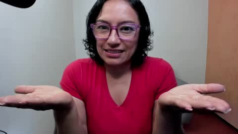 Snapshot of scarlett_sax chatting on May 21, 2026, 11:12 pm Scarlett sax online show from May 21, 2026, 11:12 pm