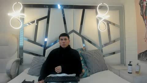 Scarlett and Lucas online show from March 2, 2026, 12:23 pm