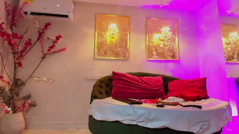 SCARLETTE online show from April 21, 2026, 1:42 am