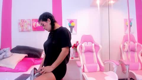 Scarlette  online show from February 6, 2025, 3:27 am