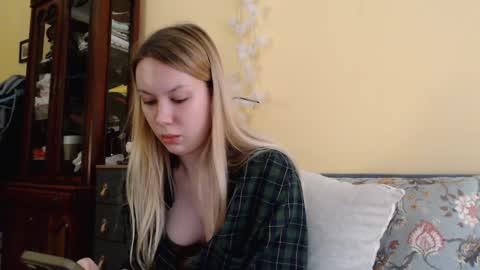 Scarlett online show from December 28, 2024, 12:45 pm