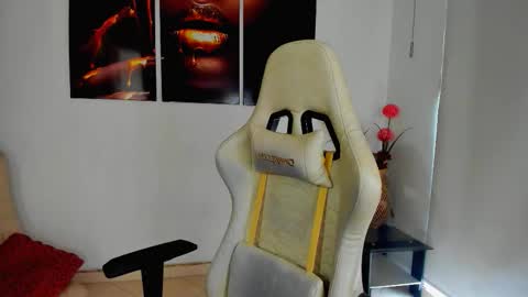 Scarlett online show from October 24, 2025, 9:00 pm