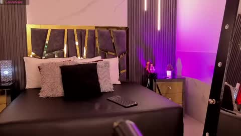 scarlettorres online show from April 21, 2026, 1:42 am