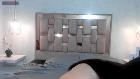 Scarlet online show from April 16, 2026, 9:39 pm